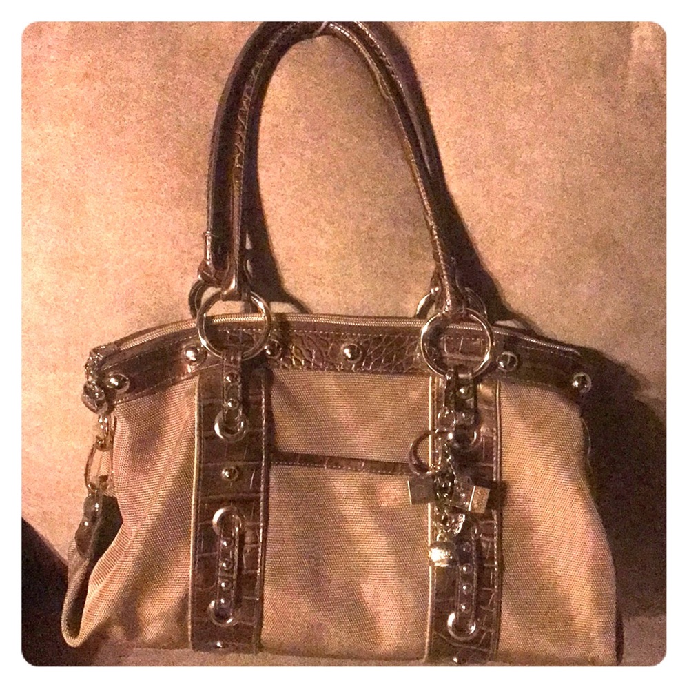 Nice looking Kathy van Zella day purse